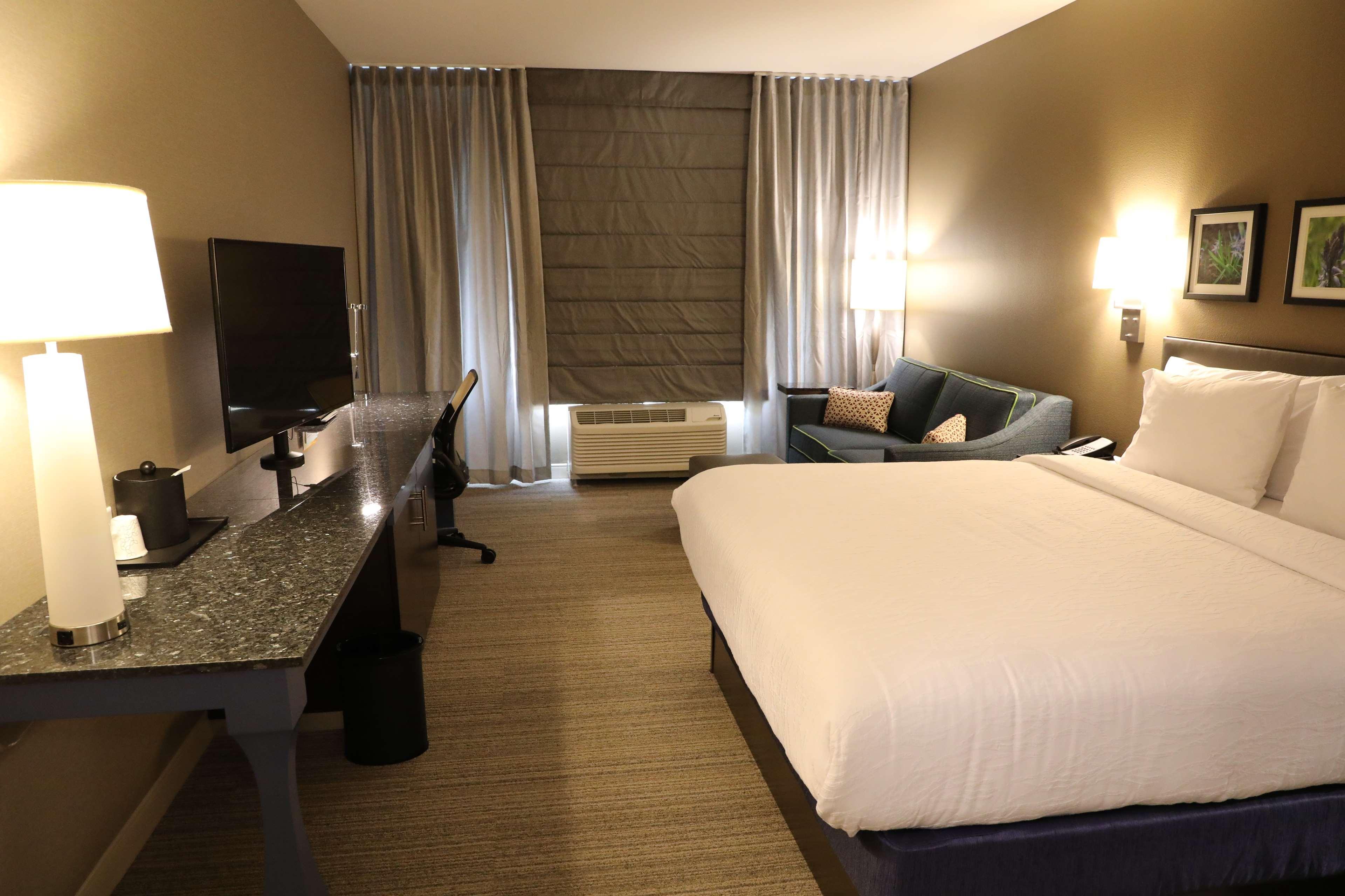 Hilton Garden Inn Austin Airport Экстерьер фото