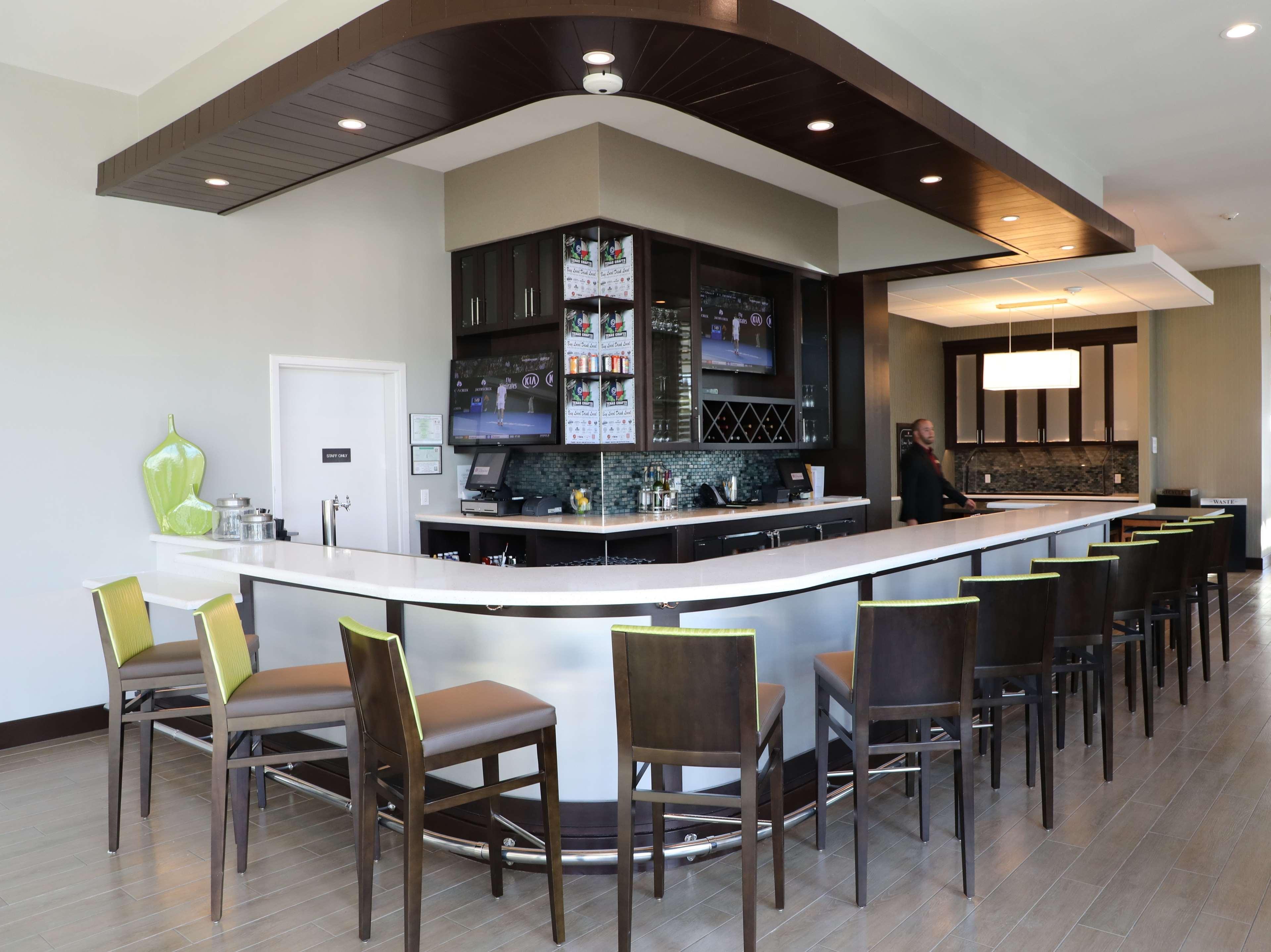 Hilton Garden Inn Austin Airport Экстерьер фото