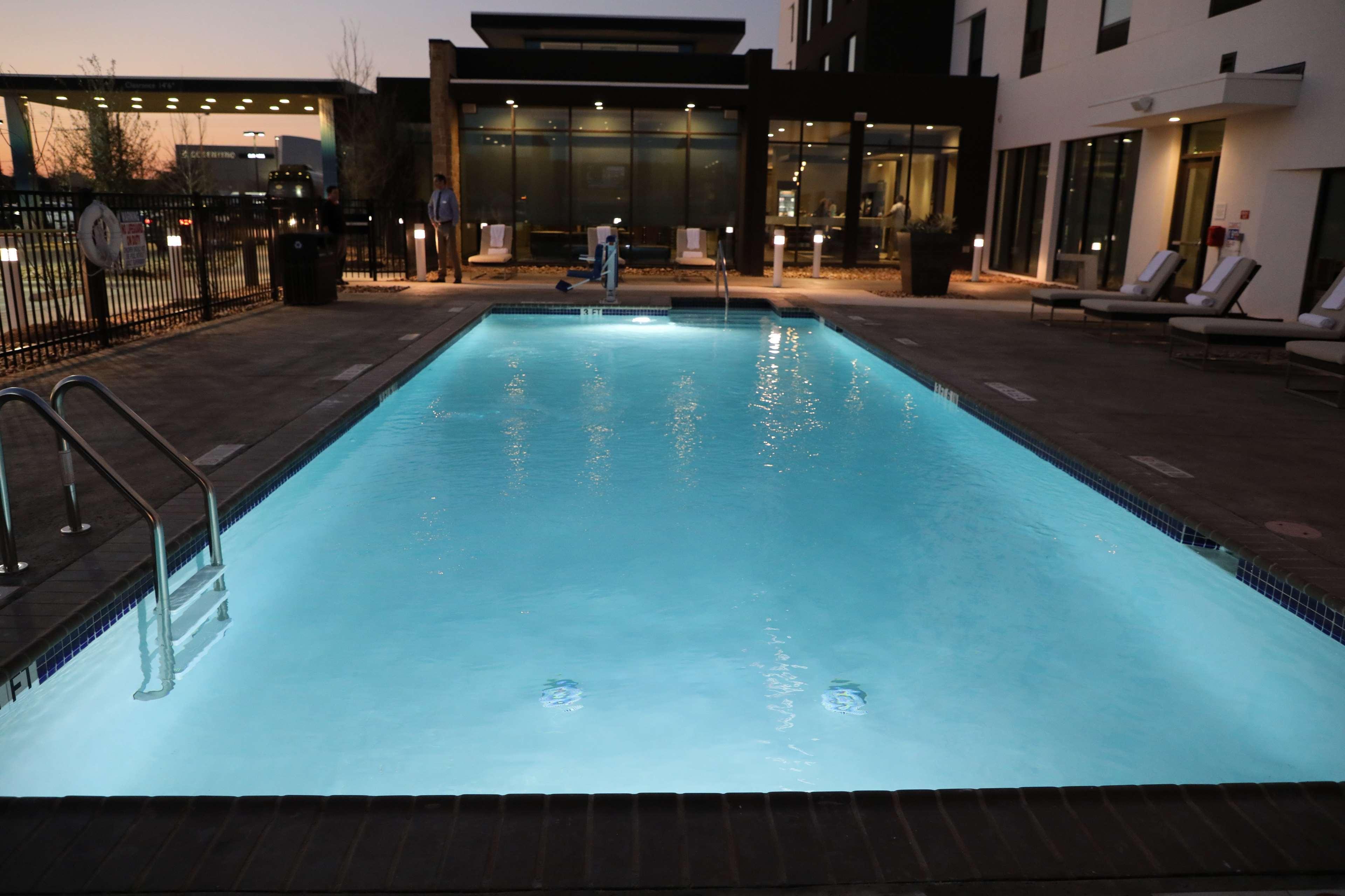 Hilton Garden Inn Austin Airport Экстерьер фото