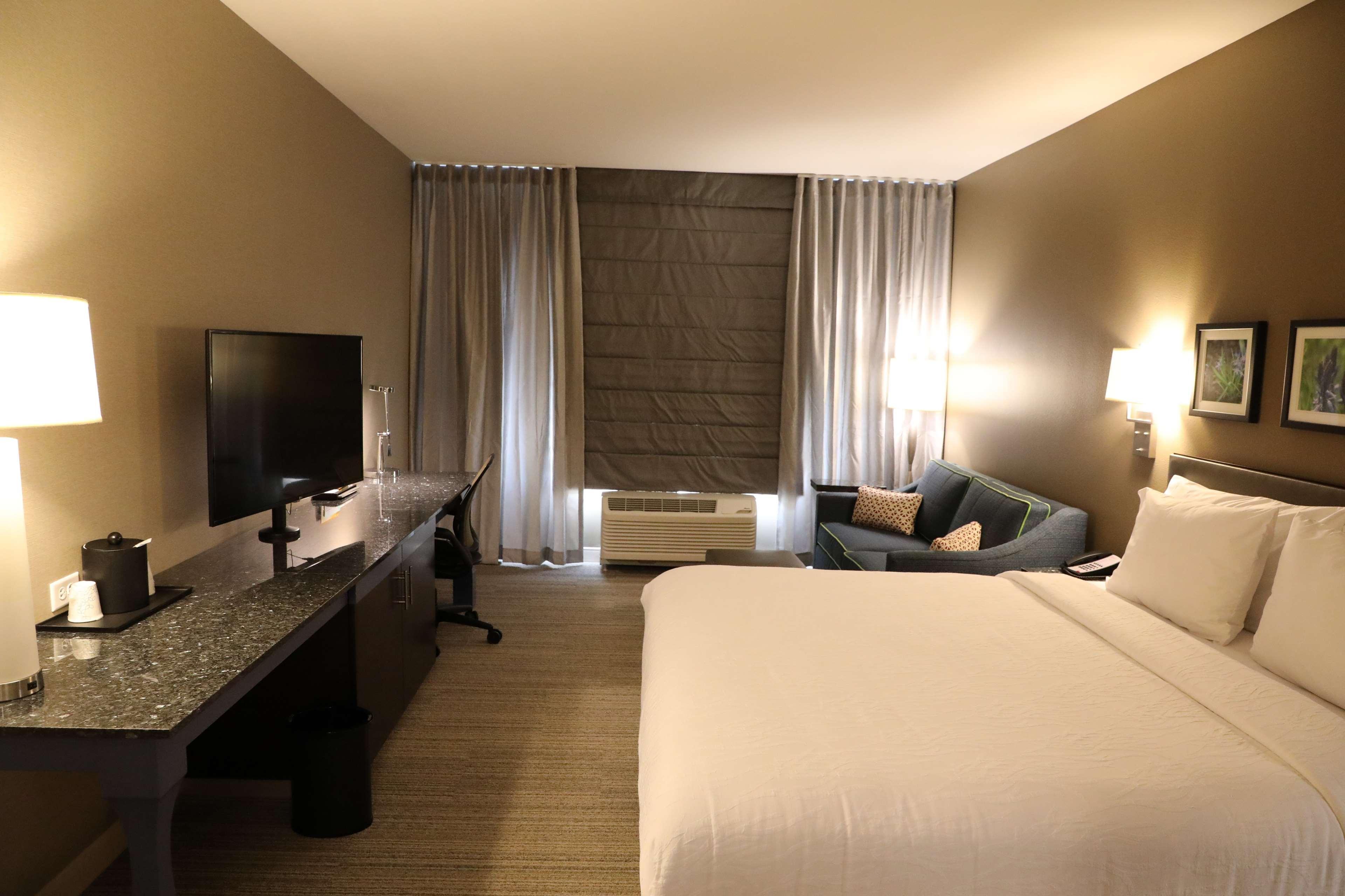 Hilton Garden Inn Austin Airport Экстерьер фото