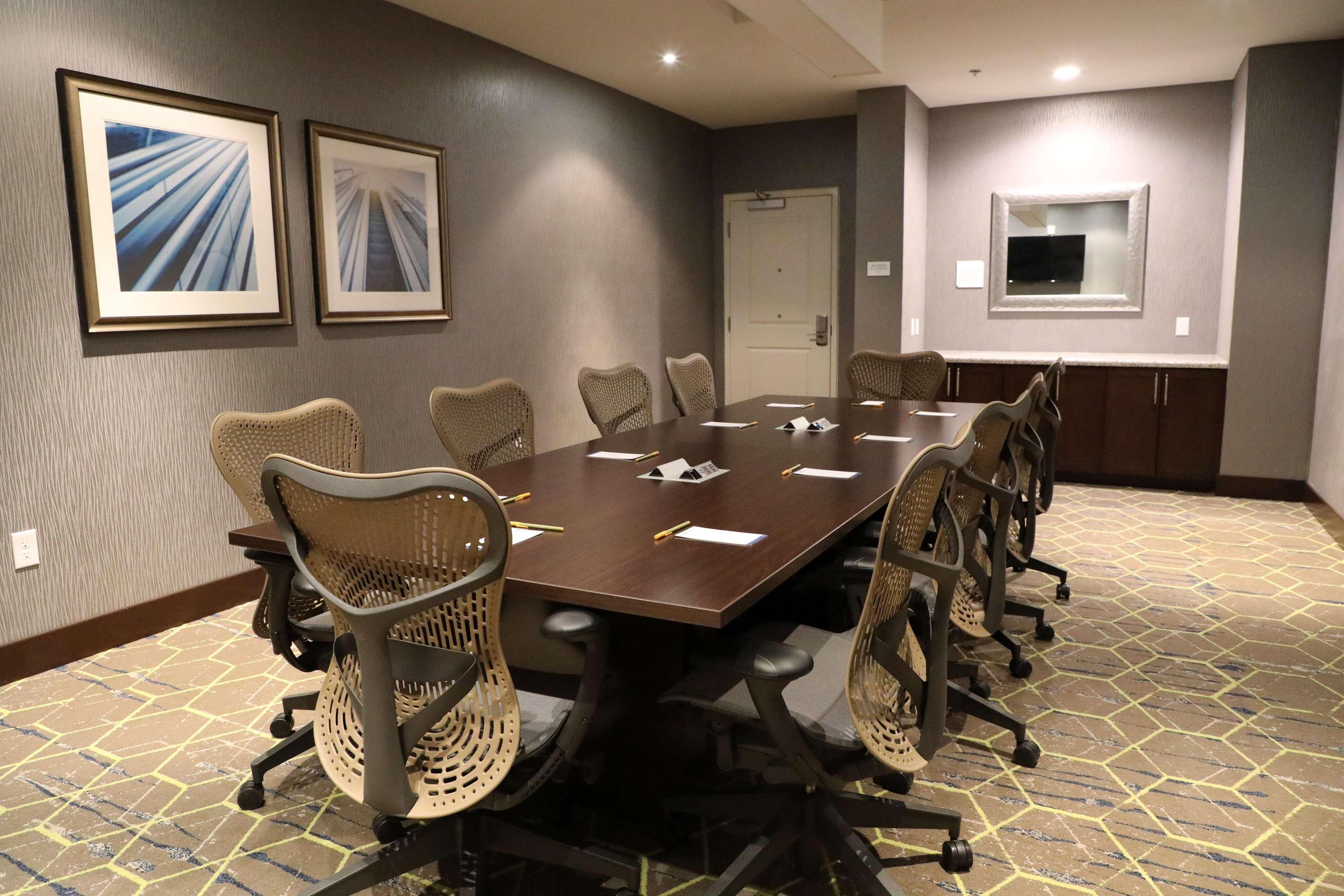 Hilton Garden Inn Austin Airport Экстерьер фото