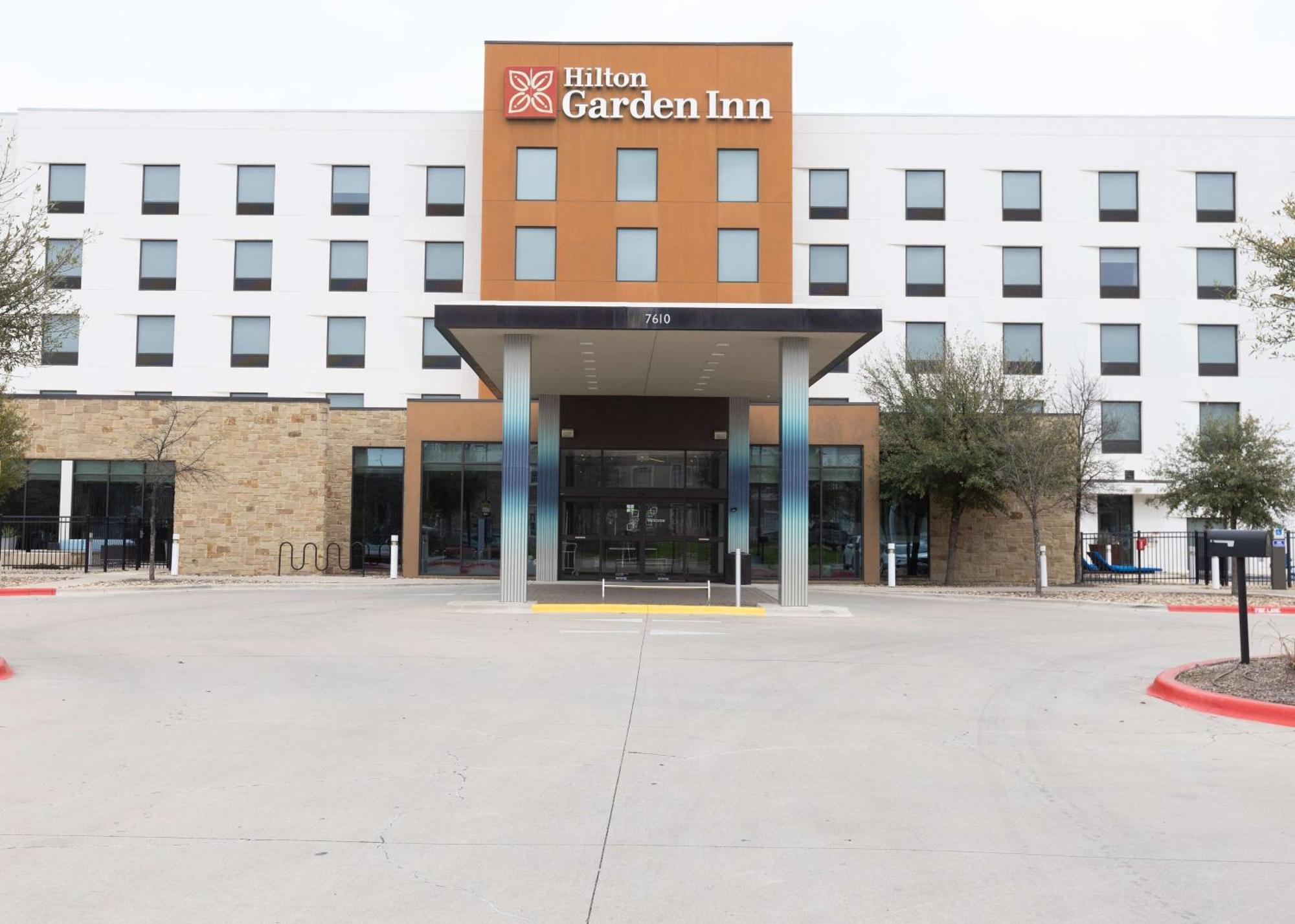 Hilton Garden Inn Austin Airport Экстерьер фото