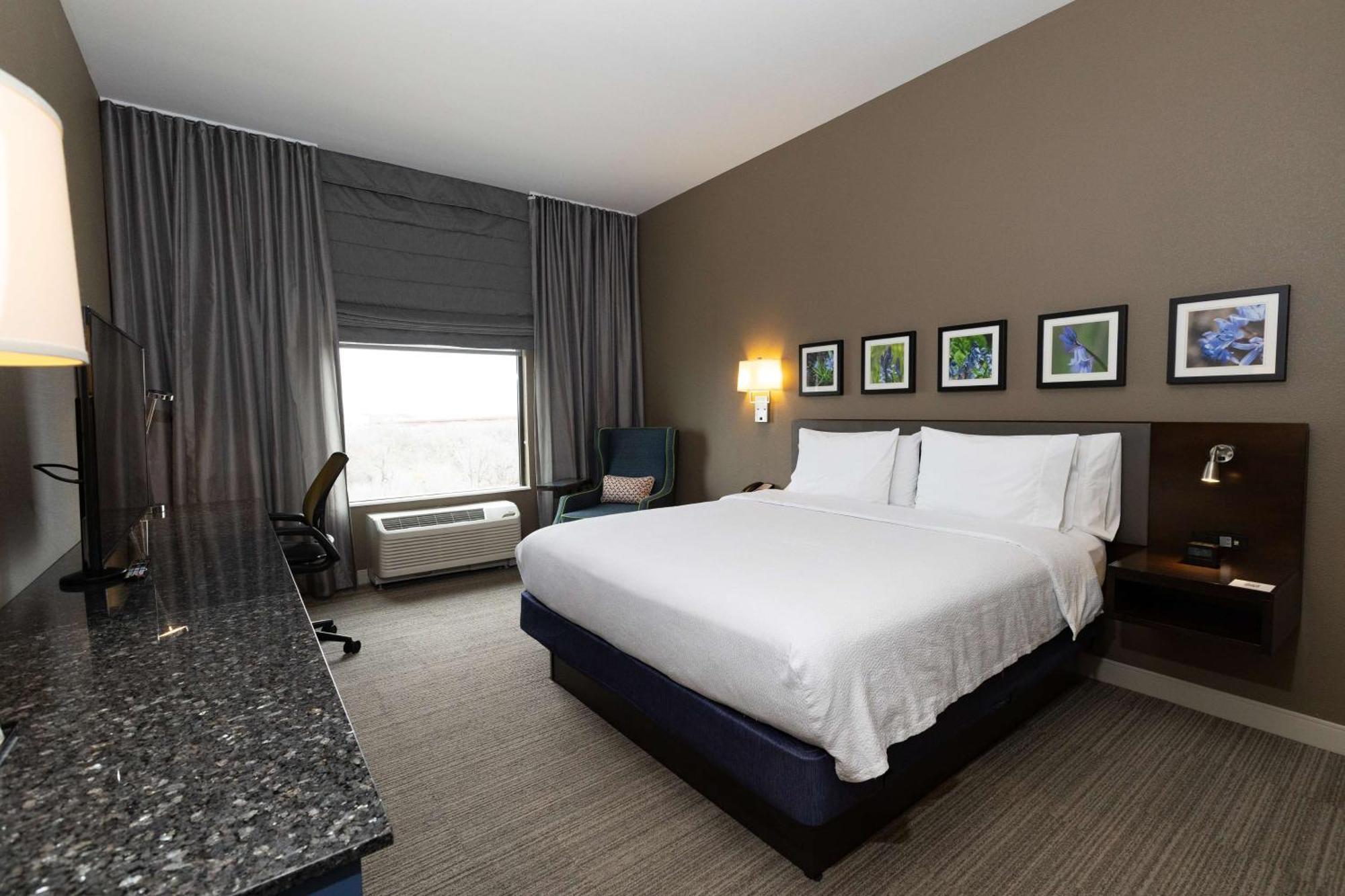Hilton Garden Inn Austin Airport Экстерьер фото