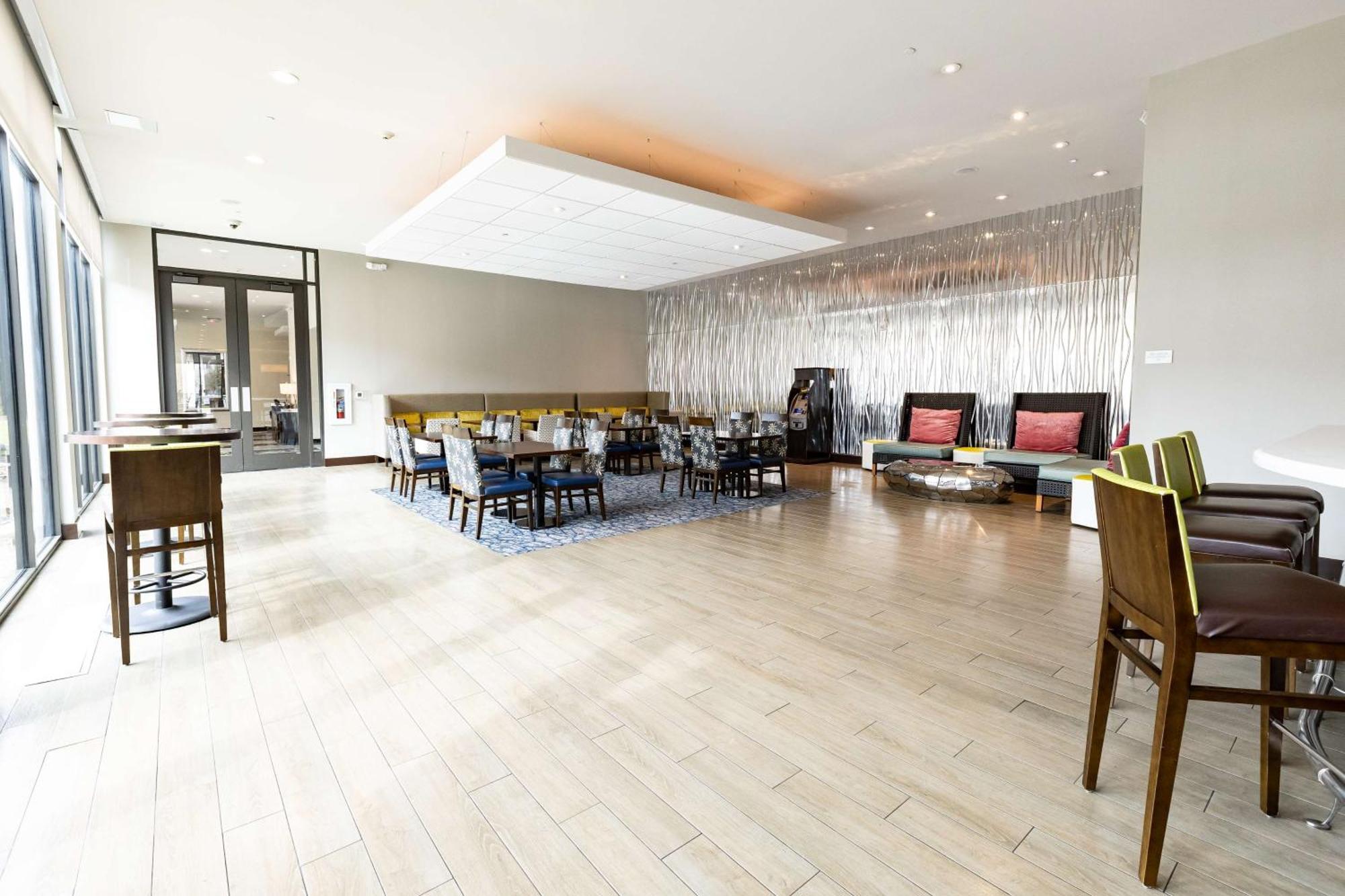 Hilton Garden Inn Austin Airport Экстерьер фото