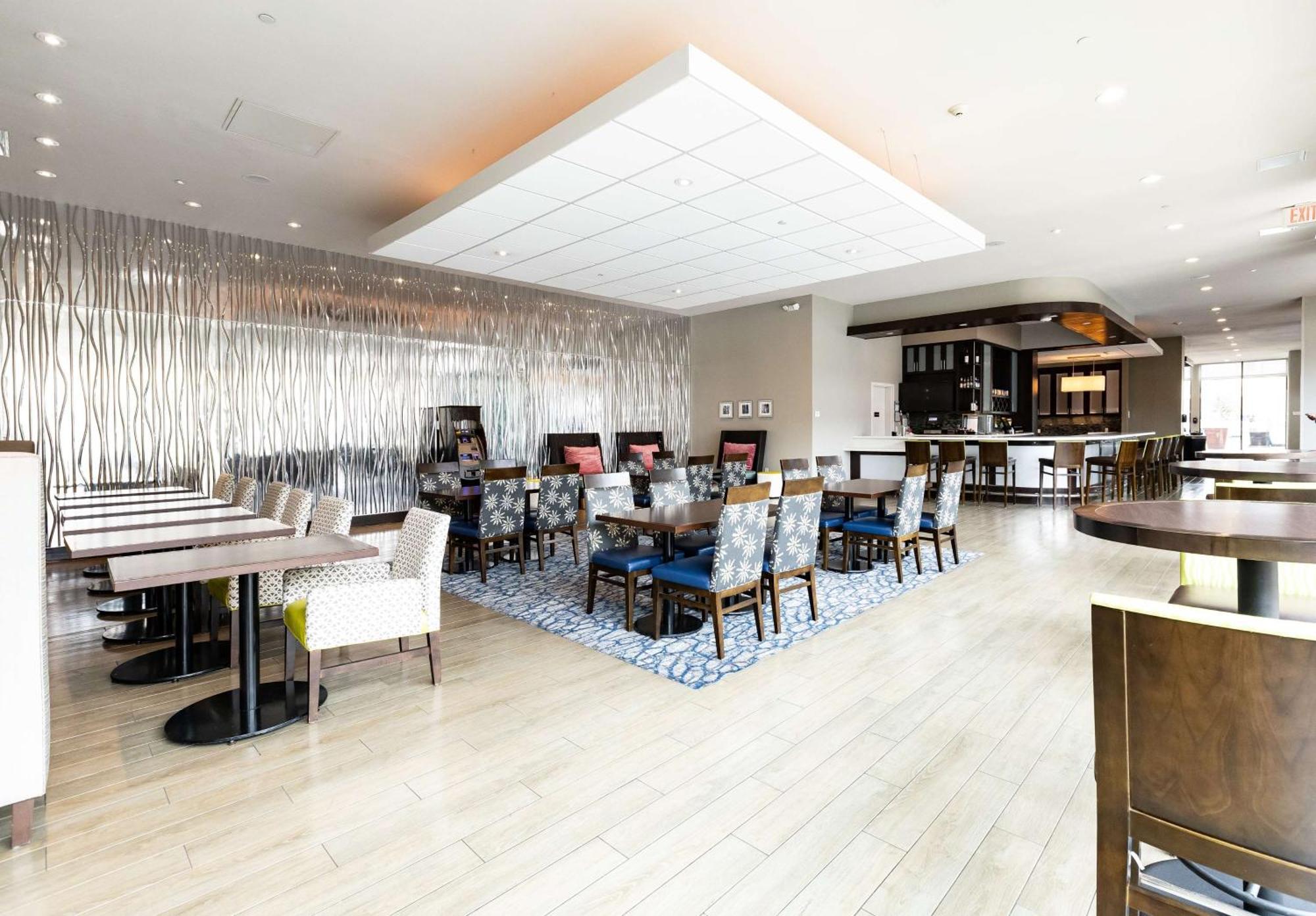 Hilton Garden Inn Austin Airport Экстерьер фото